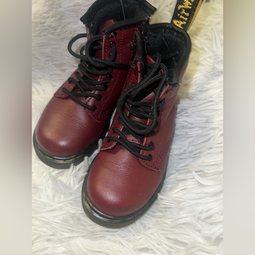 Dr martens size 7 boots